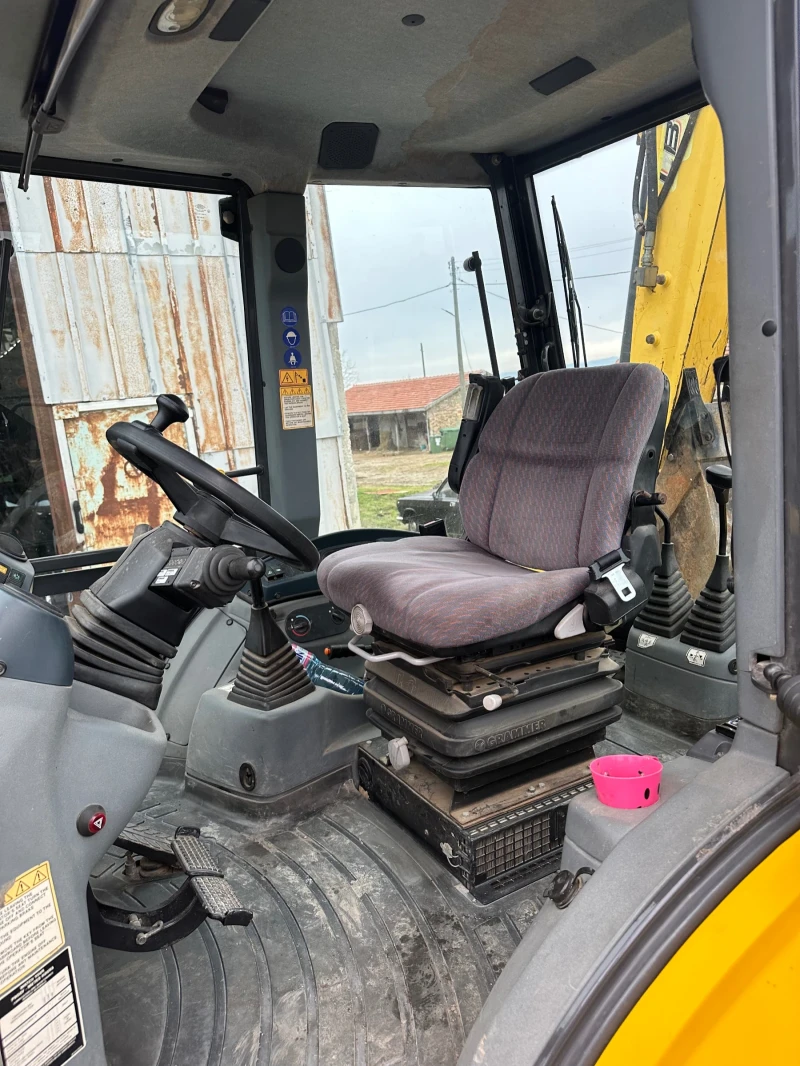 Багер New Holland LB 115.B, снимка 5 - Индустриална техника - 49362170