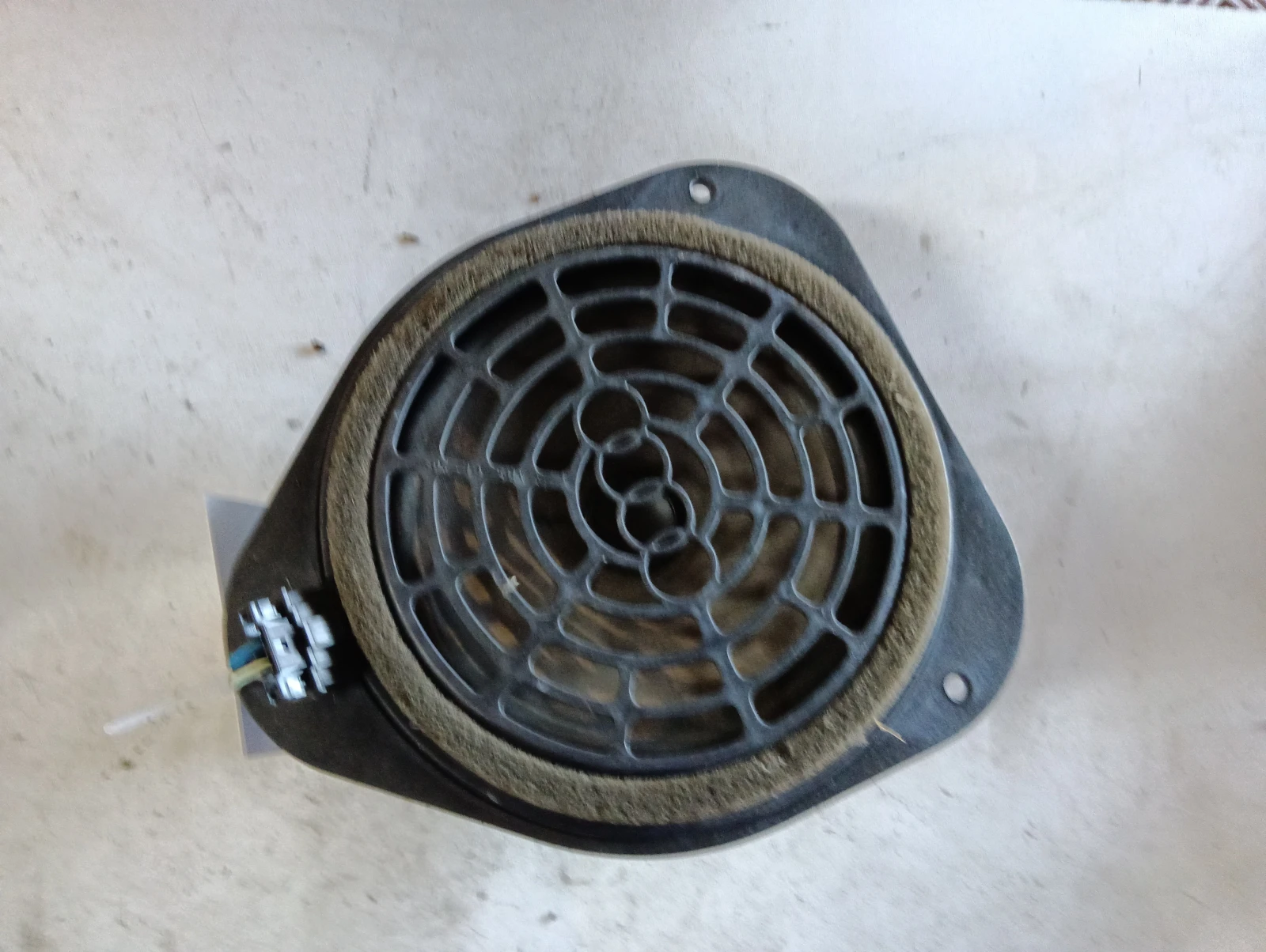 задна тонколона BANG OLUFSEN 8T0035411A Audi A5