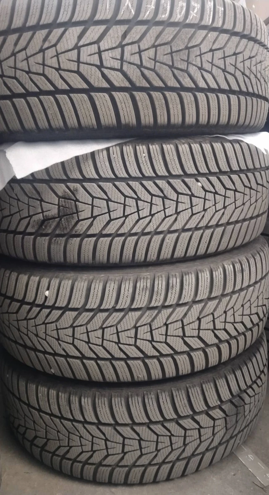 Гуми с джанти Hankook 235/45R20, снимка 5 - Гуми и джанти - 53769977