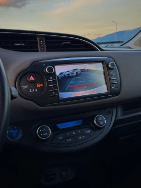 Toyota Yaris 1.5i Hybrid, снимка 11