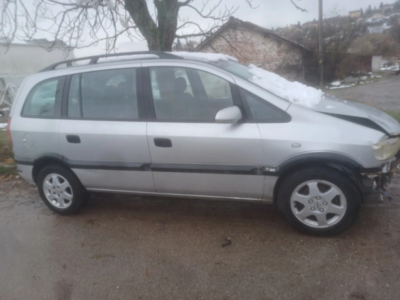 Opel Zafira 1.8, снимка 3 - Автомобили и джипове - 47046793