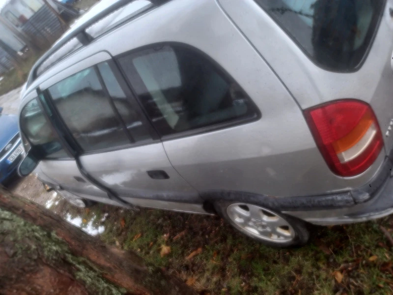 Opel Zafira 1.8, снимка 4 - Автомобили и джипове - 47430118