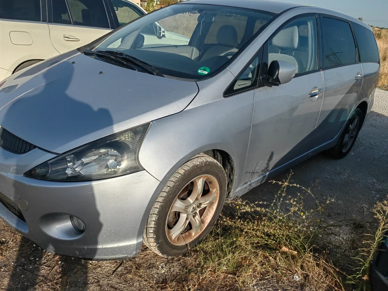 Mitsubishi Grandis MITSUBISHI Grandis 2.4i, снимка 6 - Автомобили и джипове - 47464219