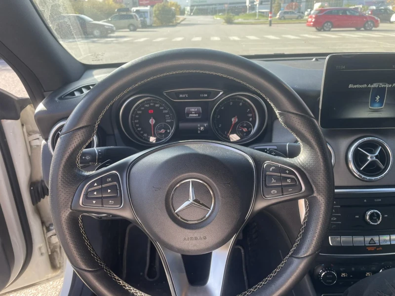 Mercedes-Benz CLA 350, снимка 11 - Автомобили и джипове - 47649223