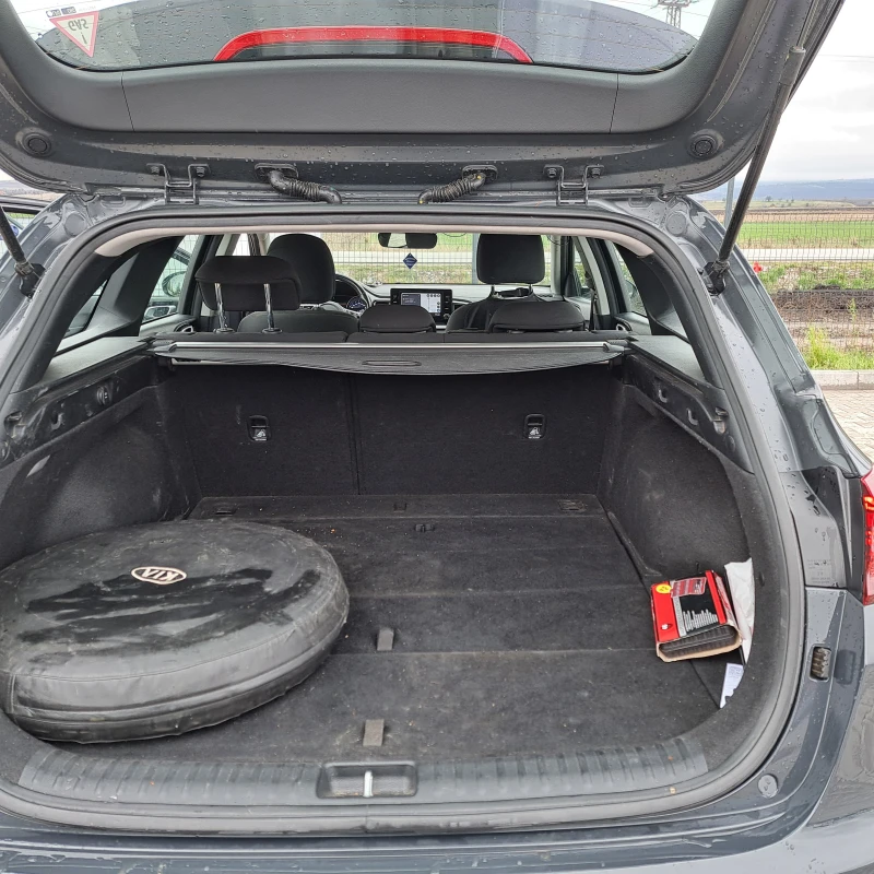 Kia Ceed SW EXECUTIVE Бензин/Газ, снимка 8 - Автомобили и джипове - 52666212