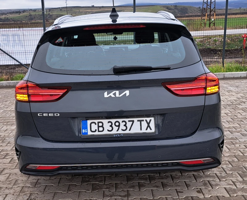 Kia Ceed SW EXECUTIVE Бензин/Газ, снимка 4 - Автомобили и джипове - 52666212