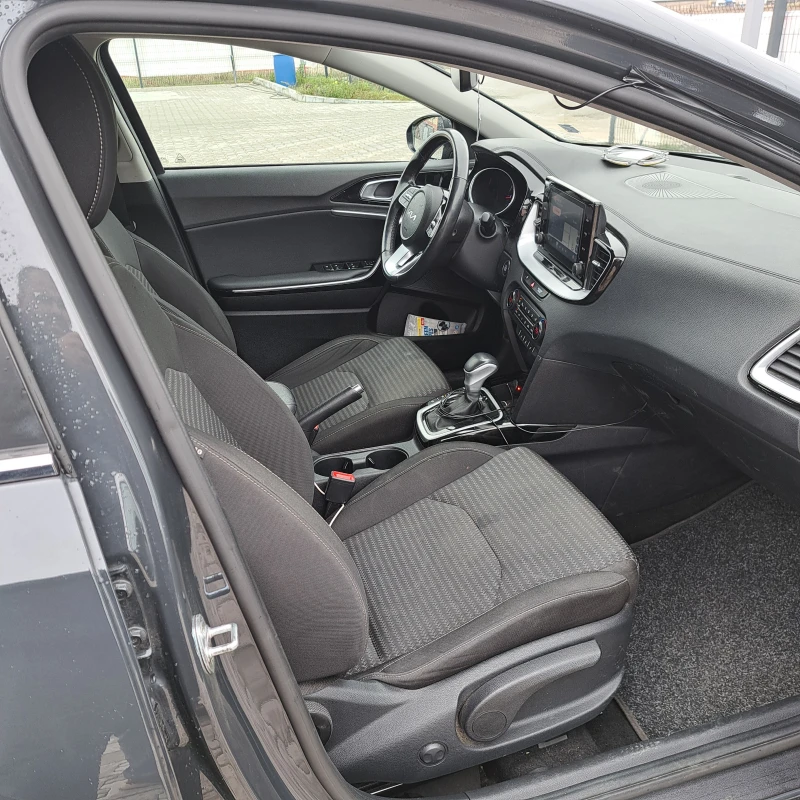 Kia Ceed SW EXECUTIVE Бензин/Газ, снимка 16 - Автомобили и джипове - 52666212