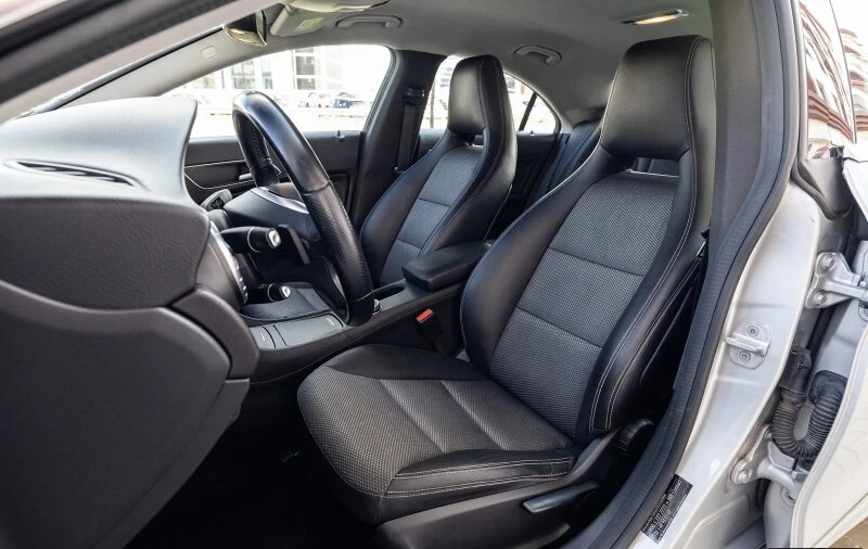 Mercedes-Benz CLA 220, снимка 5 - Автомобили и джипове - 52541758