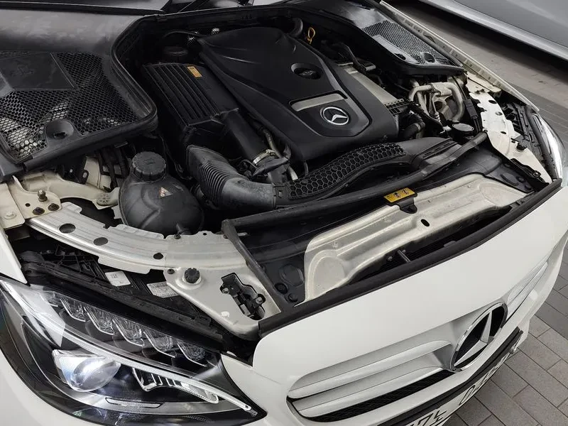 Mercedes-Benz C 180  - изображение 6