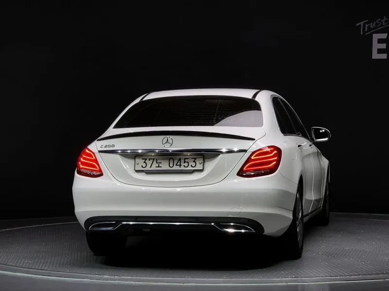 Mercedes-Benz C 180  - изображение 4