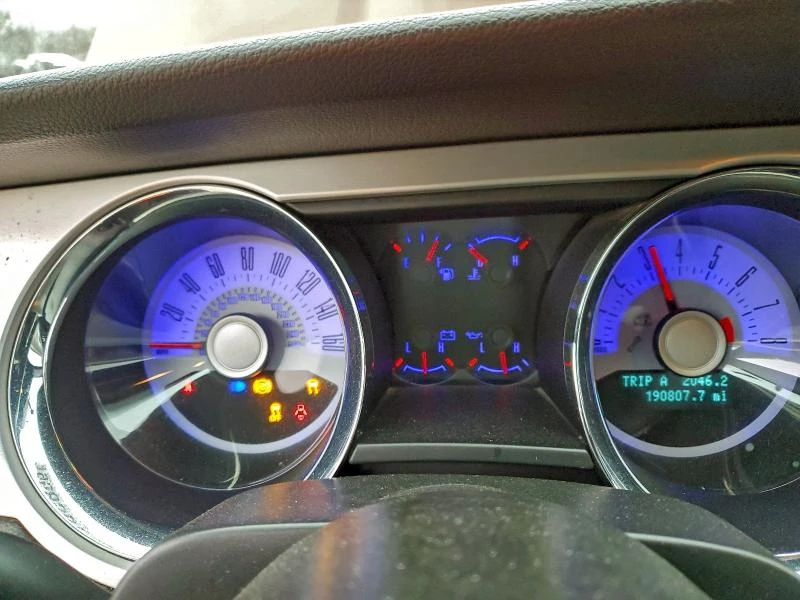 Ford Mustang 3.7L 6 Rear-wheel drive, снимка 13 - Автомобили и джипове - 53570816