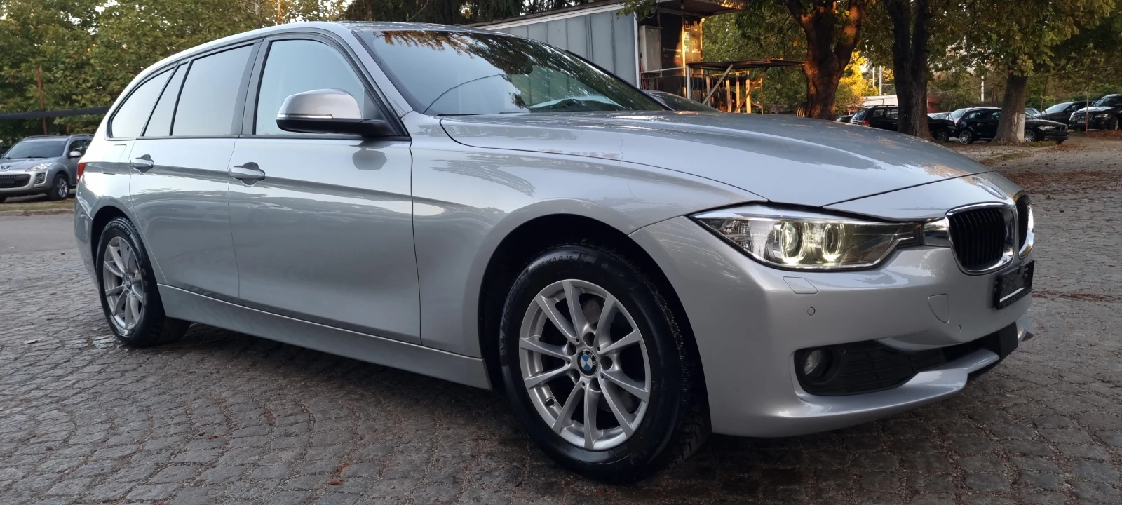 BMW 320 2.0d * Xdrive* * KEYLESS* * DISTRONIC* NAVI* SWISS - изображение 3