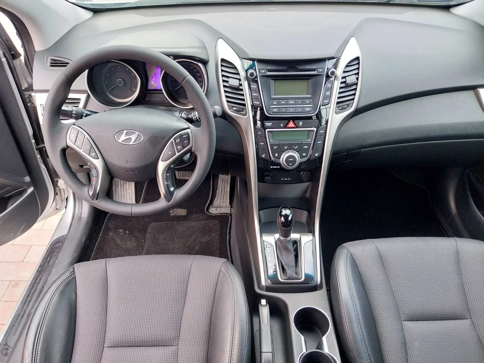 Hyundai I30 1, 6i - изображение 8