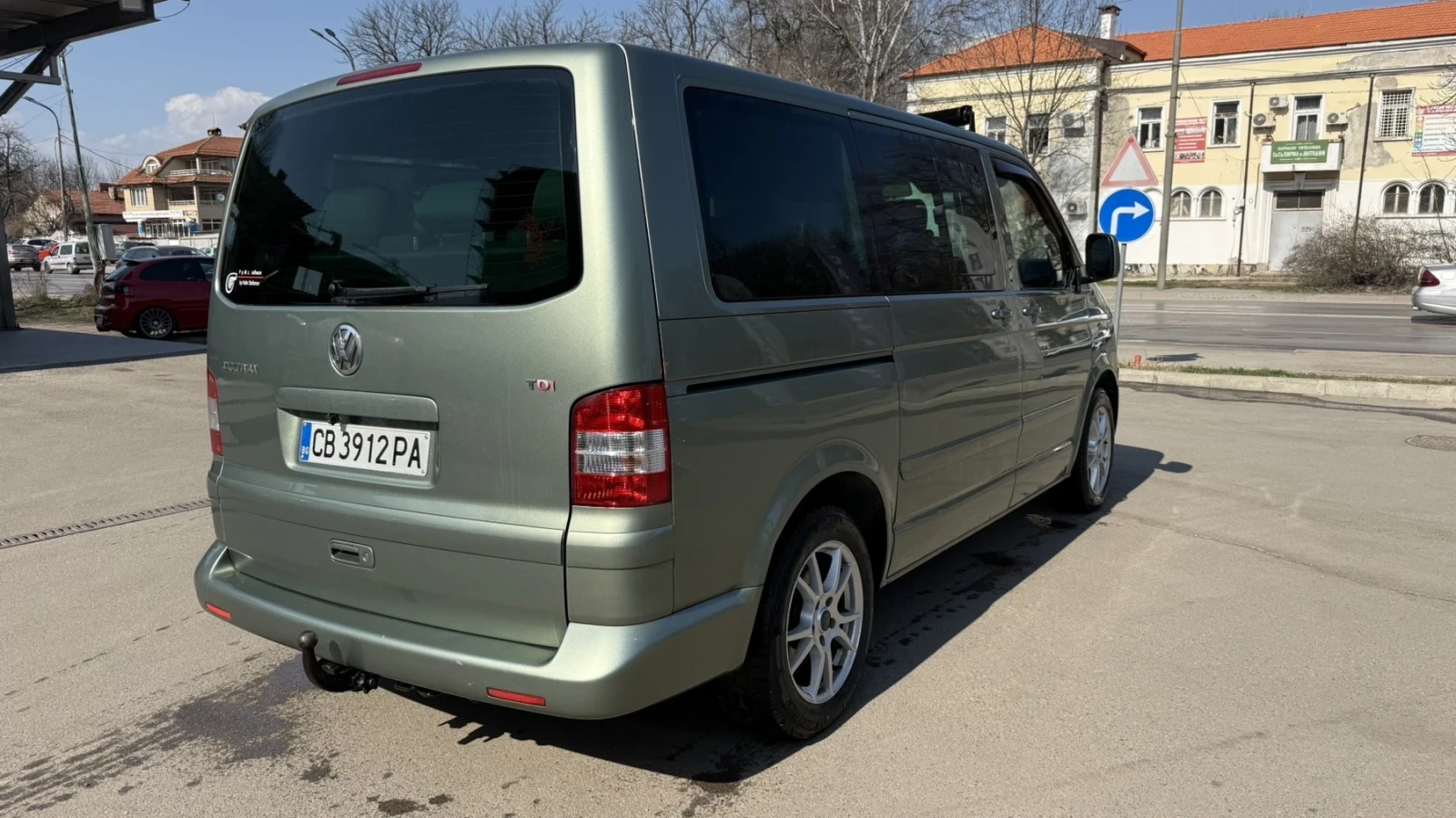 VW Multivan 2.5 130кс  🔝, снимка 4 - Автомобили и джипове - 50783514