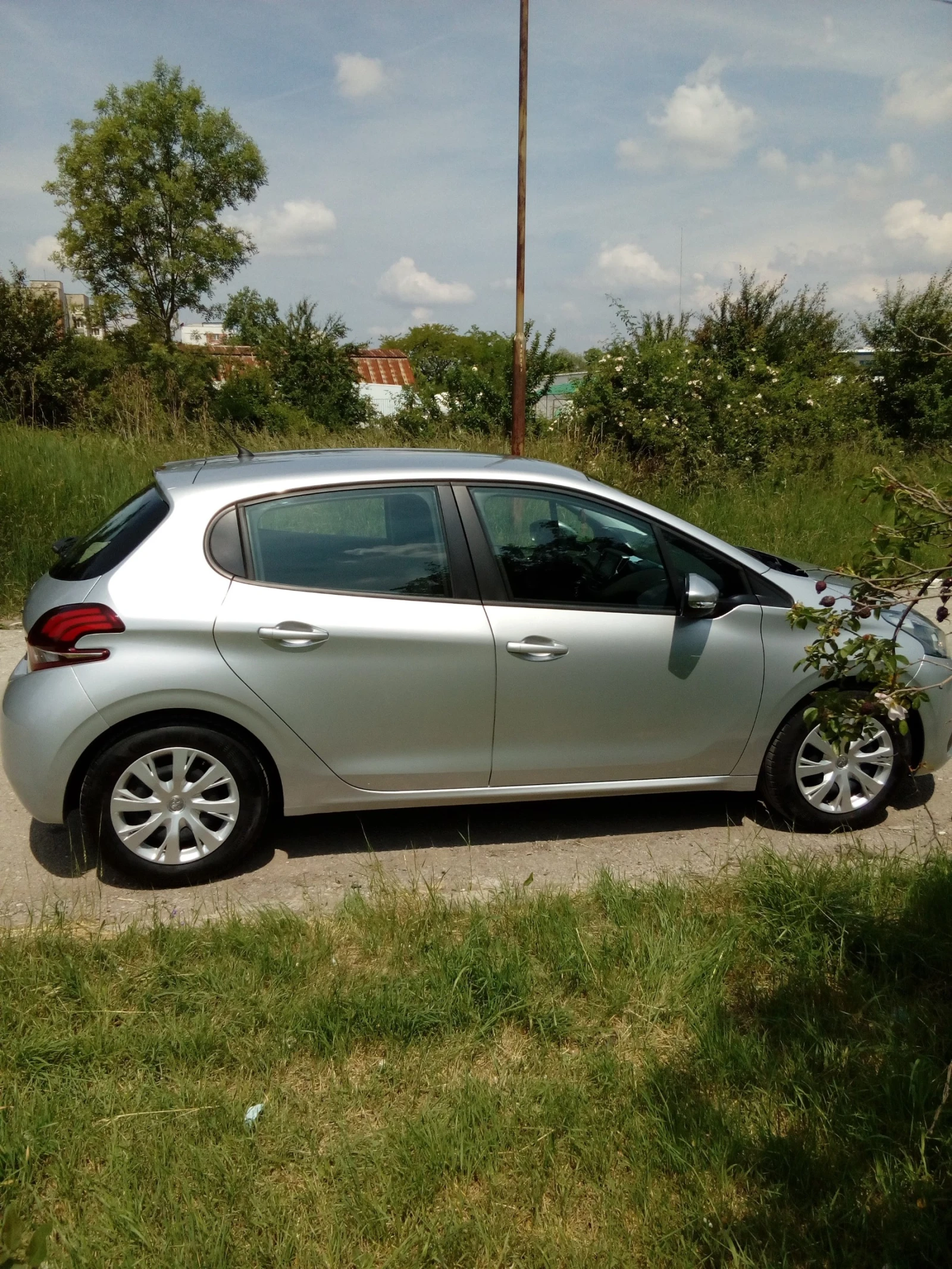 Peugeot 208 PureTech - изображение 3