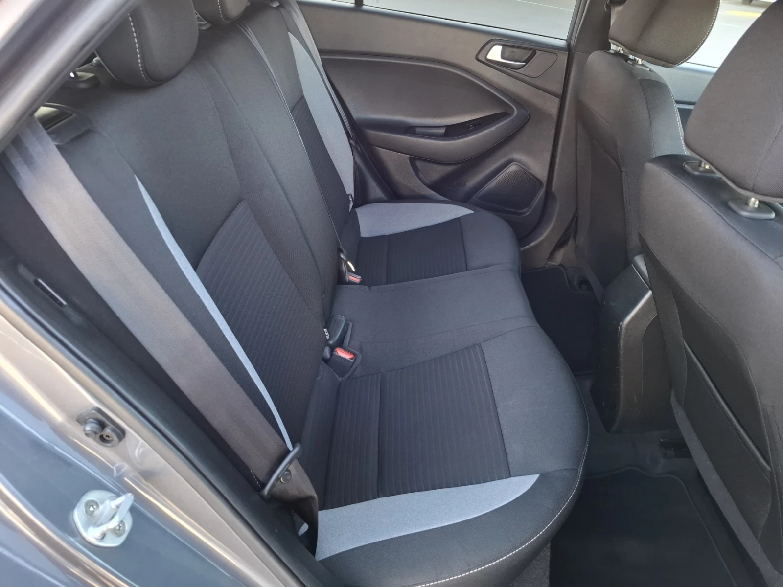 Hyundai I20 1.1 CRDi* Trend* Navi* LED* CAMERA  - изображение 7