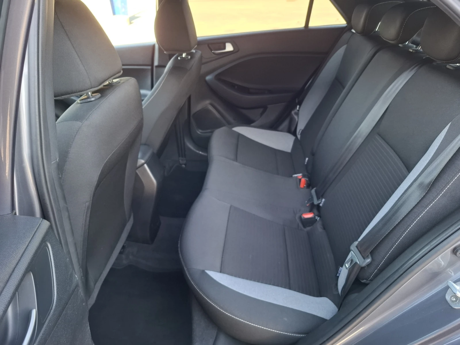 Hyundai I20 1.1 CRDi* Trend* Navi* LED* CAMERA  - изображение 8