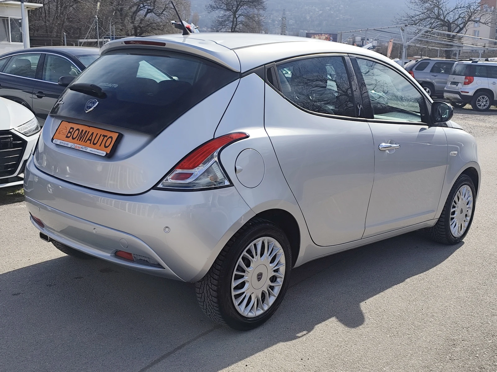 Lancia Ypsilon 1.3mJTD* EURO6B* KLIMA* , снимка 4 - Автомобили и джипове - 53782868