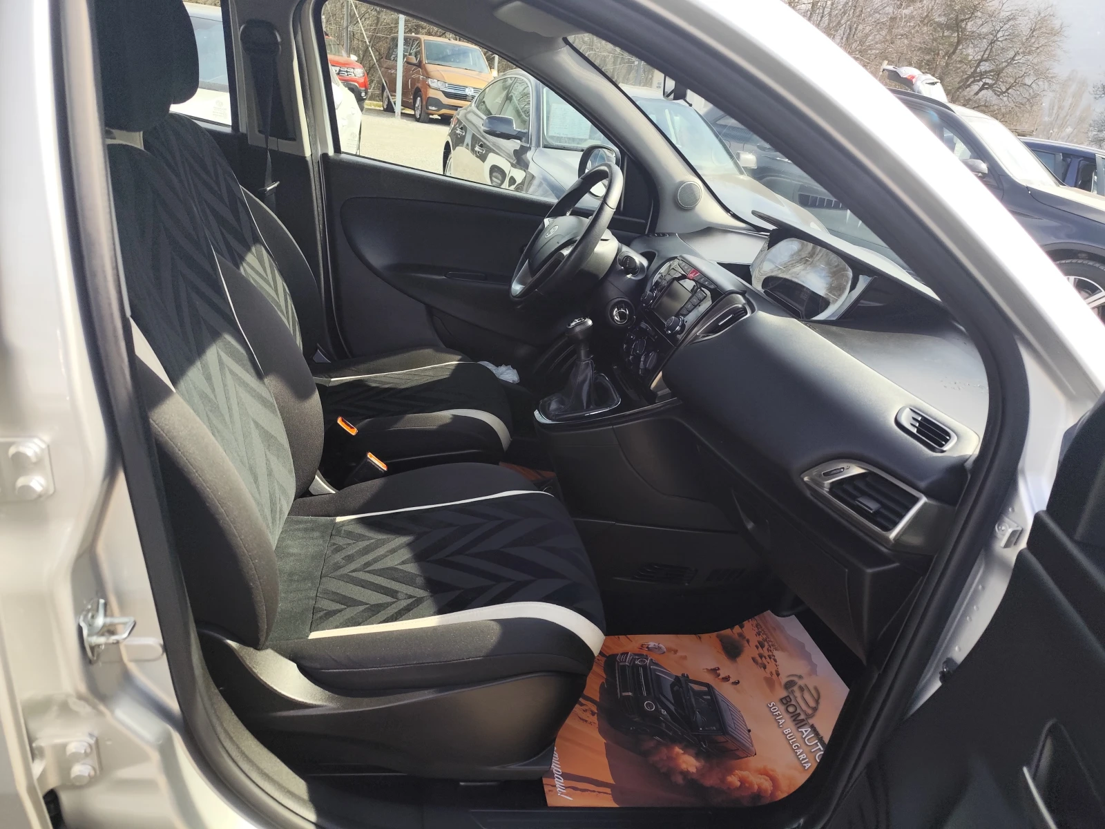 Lancia Ypsilon 1.3mJTD* EURO6B* KLIMA* , снимка 11 - Автомобили и джипове - 53782868