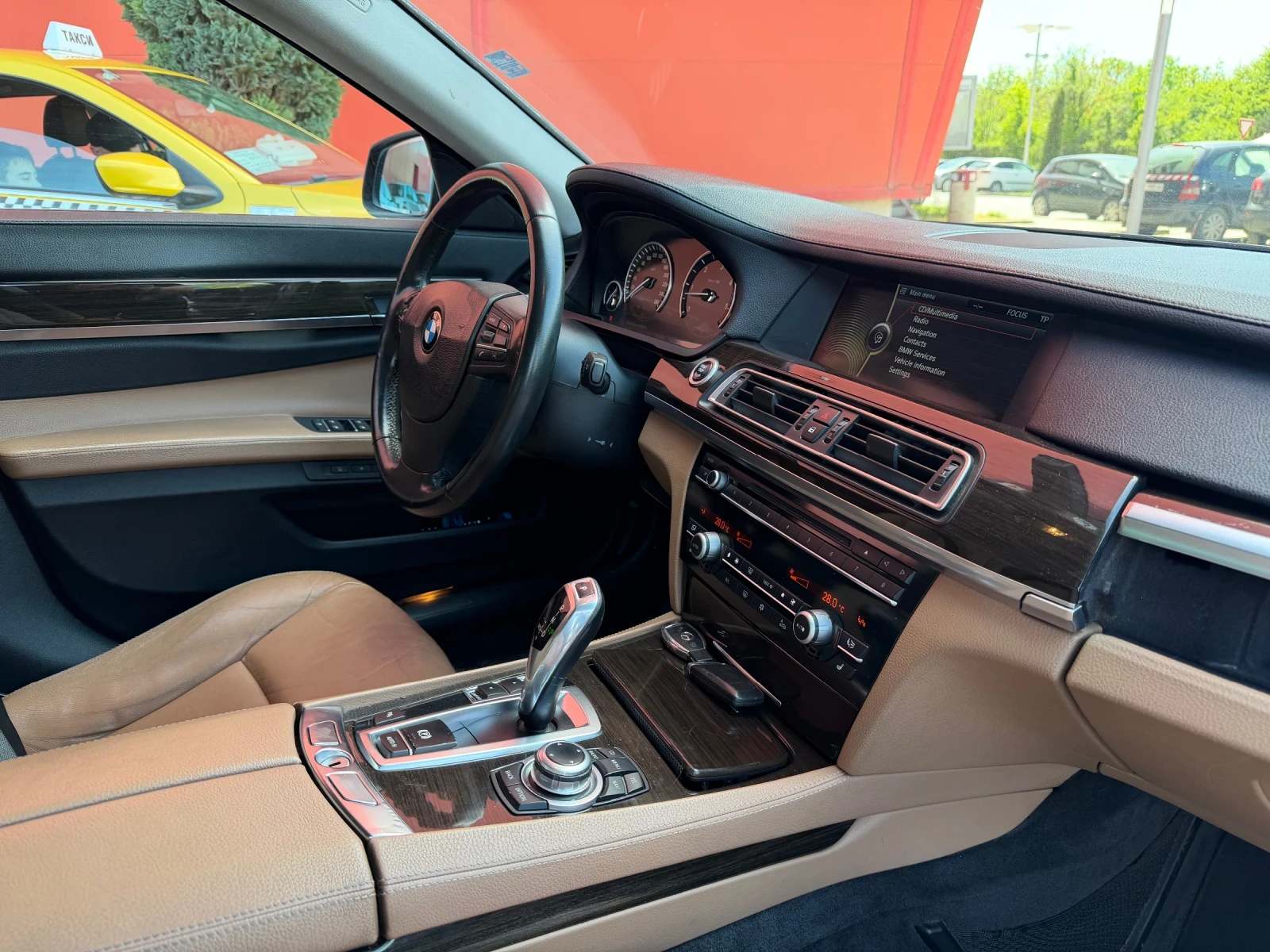 BMW 730 3.0D* F01* Кожа, снимка 9 - Автомобили и джипове - 54343087