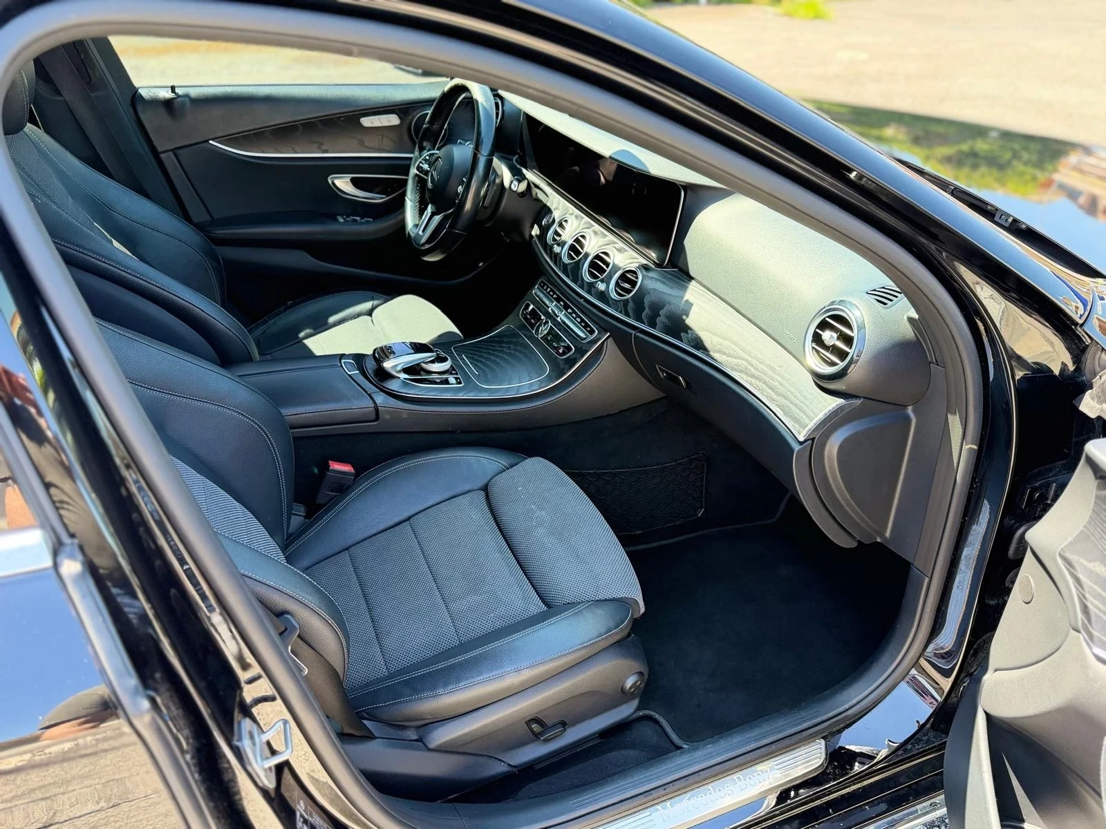 Mercedes-Benz E 200 D Premium Plus, снимка 9 - Автомобили и джипове - 54468342