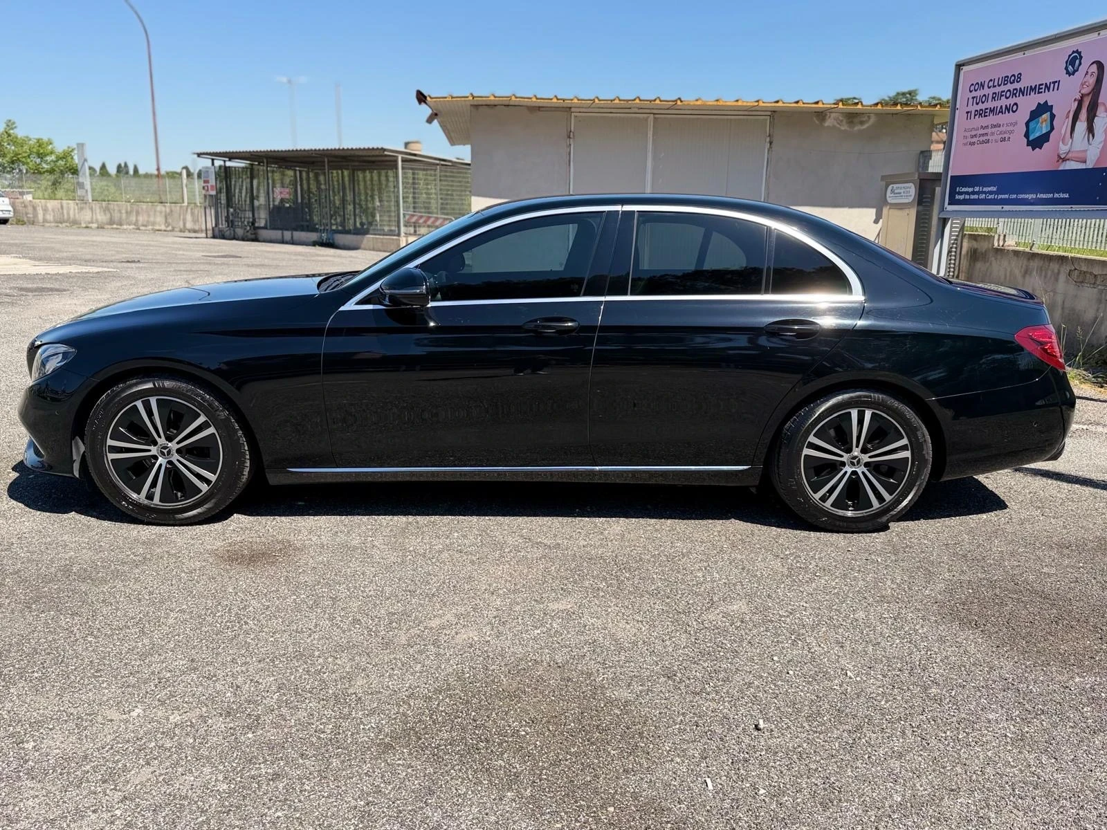 Mercedes-Benz E 200 D Premium Plus, снимка 6 - Автомобили и джипове - 54468342