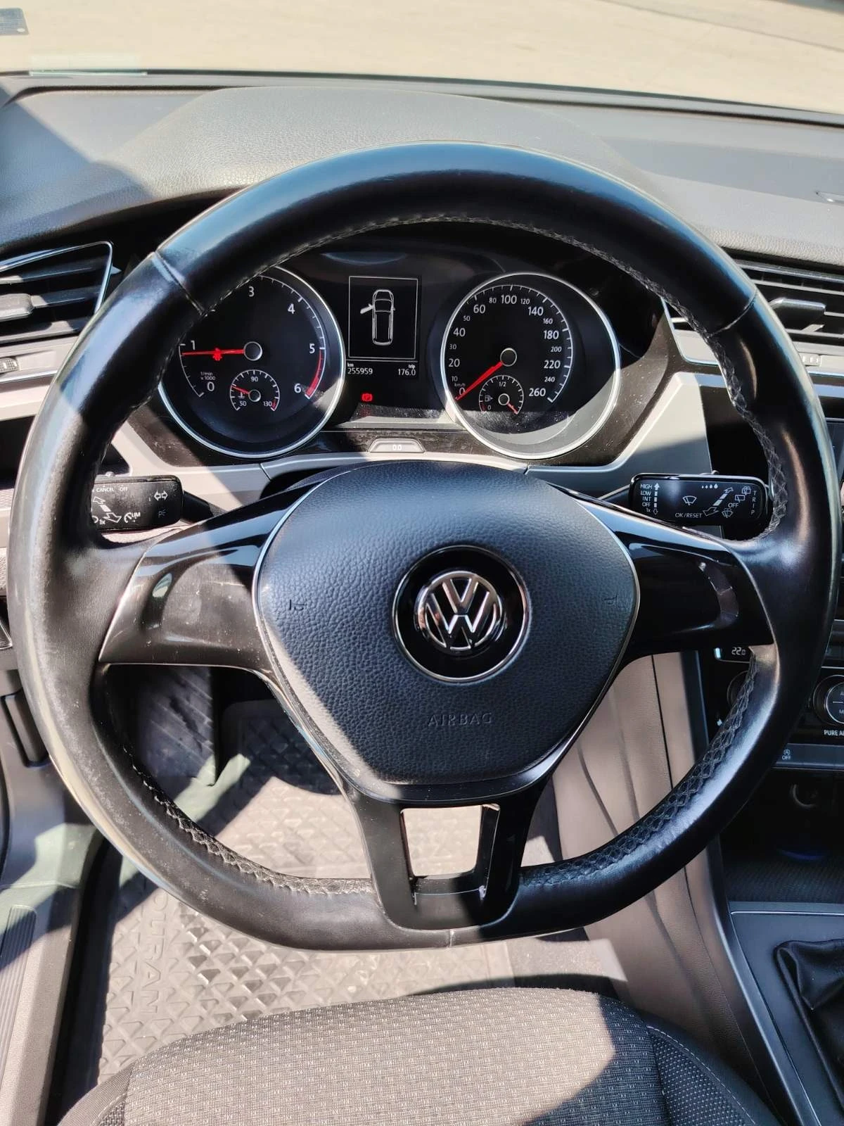 VW Touran, снимка 7 - Автомобили и джипове - 54676131