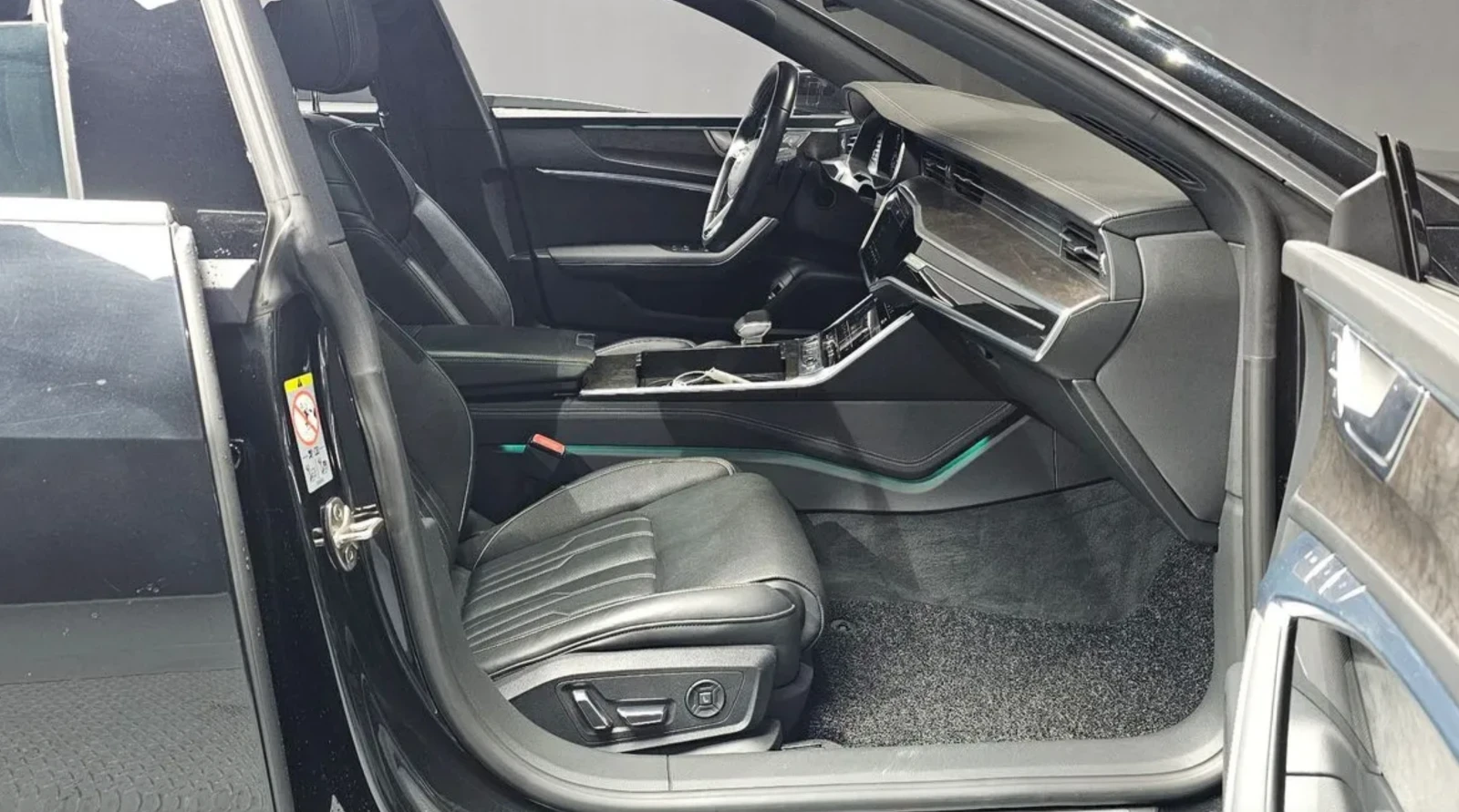 Audi A7 TFSI 3.0 / CARFAX, снимка 9 - Автомобили и джипове - 54744921