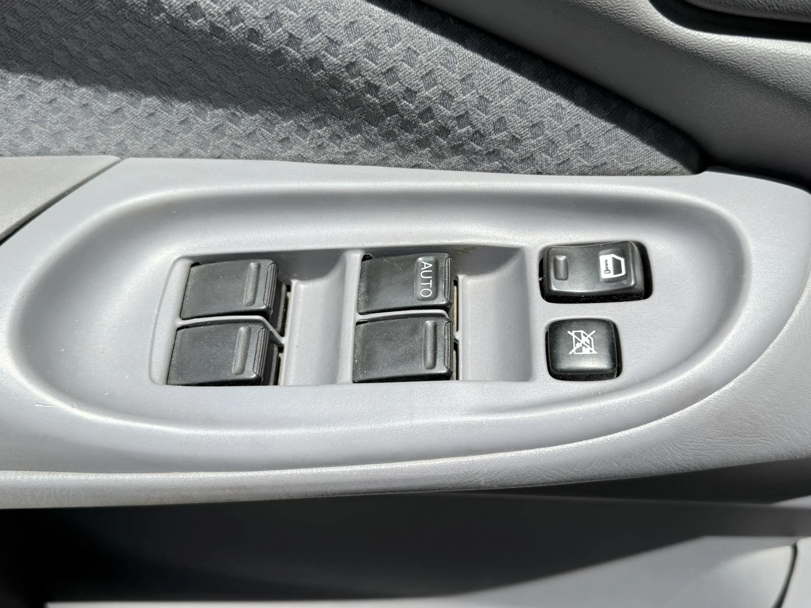 Nissan Almera Фейслифт, снимка 17 - Автомобили и джипове - 54824506