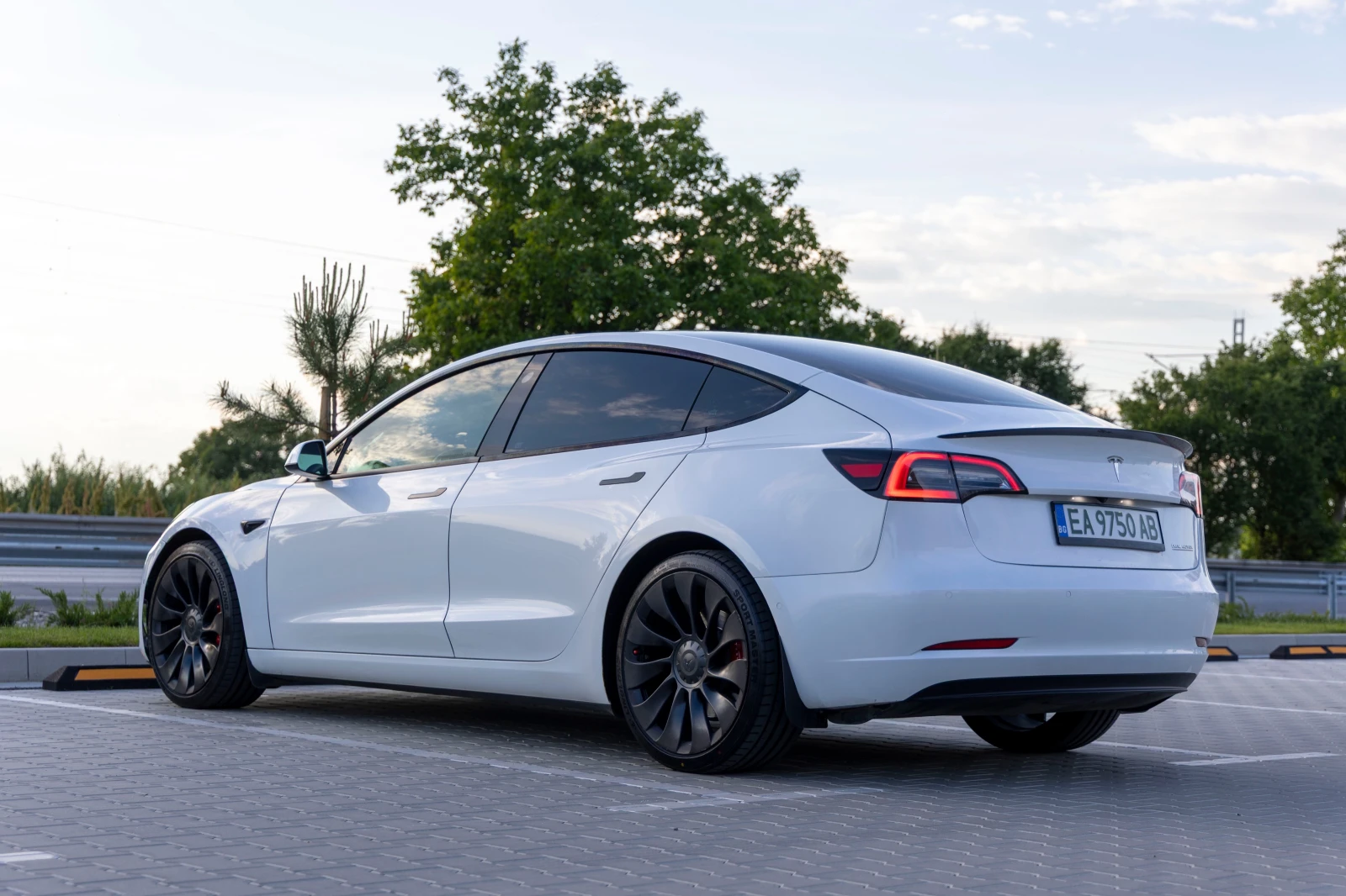 Tesla Model 3 Performance, снимка 4 - Автомобили и джипове - 55138846