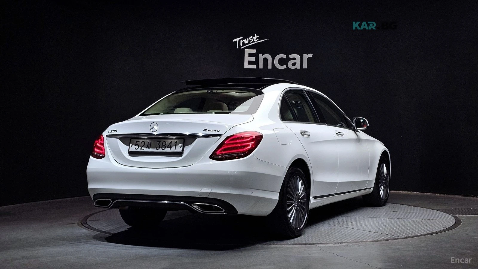 Mercedes-Benz C 300 4MATIC* КОЖА* НАВИ* ПАНО* КАМЕРА, снимка 2 - Автомобили и джипове - 55314758