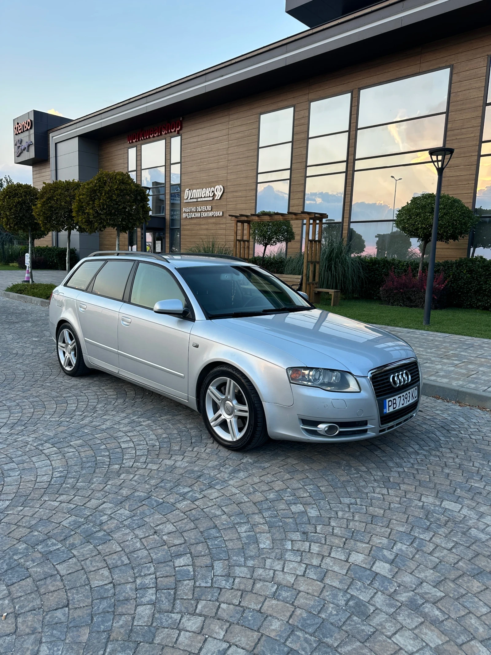 Audi A4 3.0TDI, снимка 4 - Автомобили и джипове - 55883741