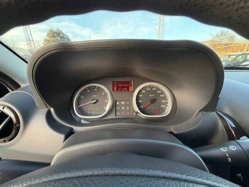 Dacia Duster 1.5dci= 110hp= 4x4= 158000, снимка 14 - Автомобили и джипове - 52814978