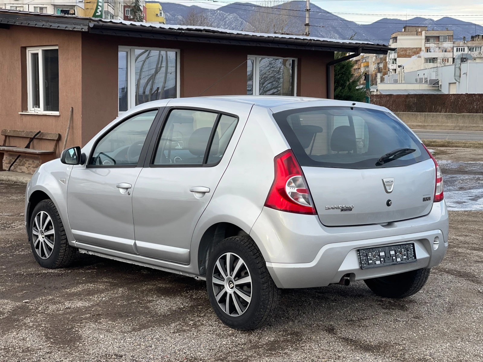 Dacia Sandero 1.4i LPG - изображение 3