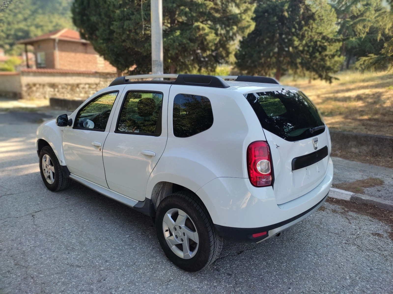 Dacia Duster 1.6 Бензин/4х4/Клима - изображение 3