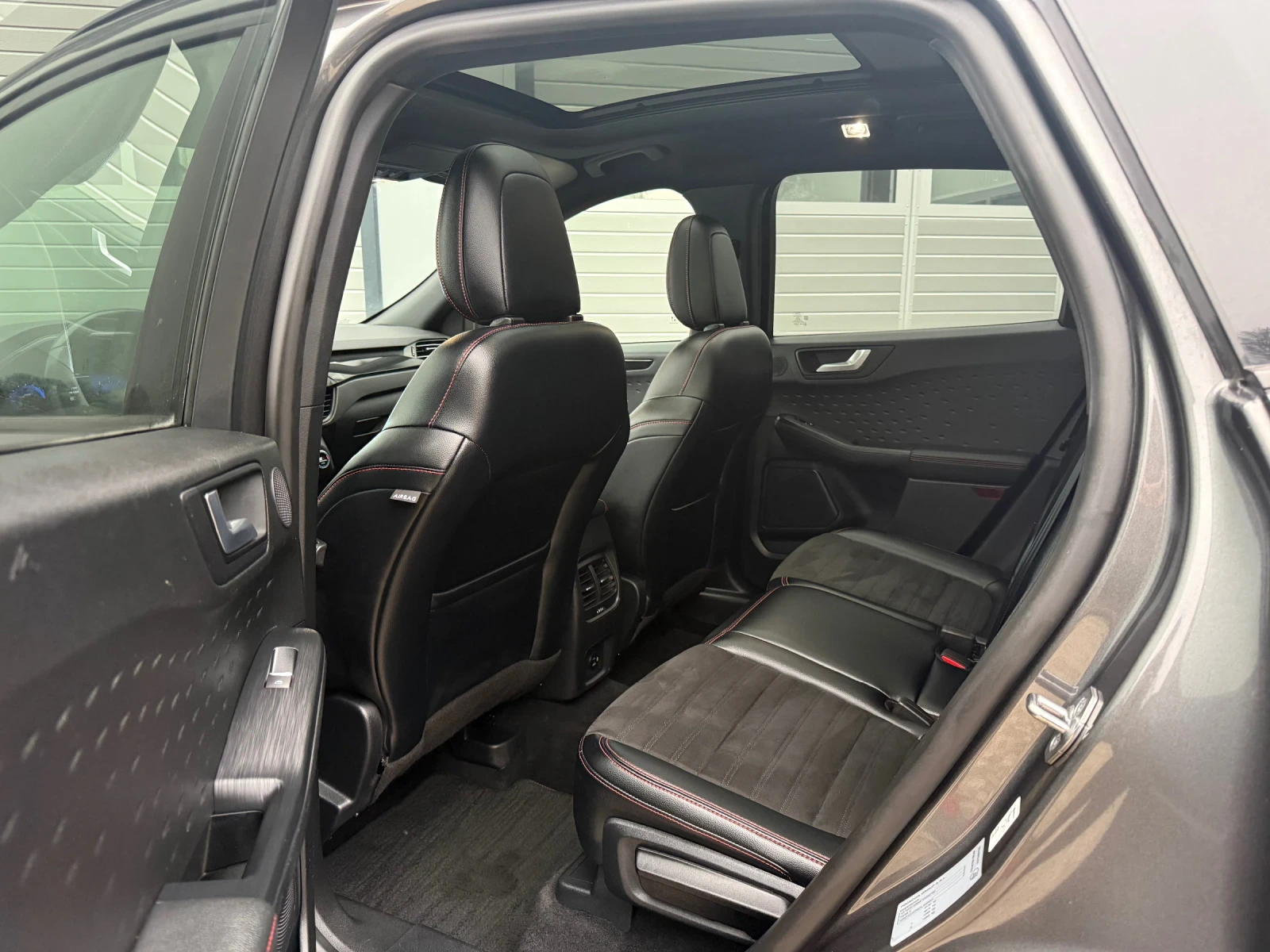 Ford Kuga 1.5 ST-LINE 120 k.c - изображение 10