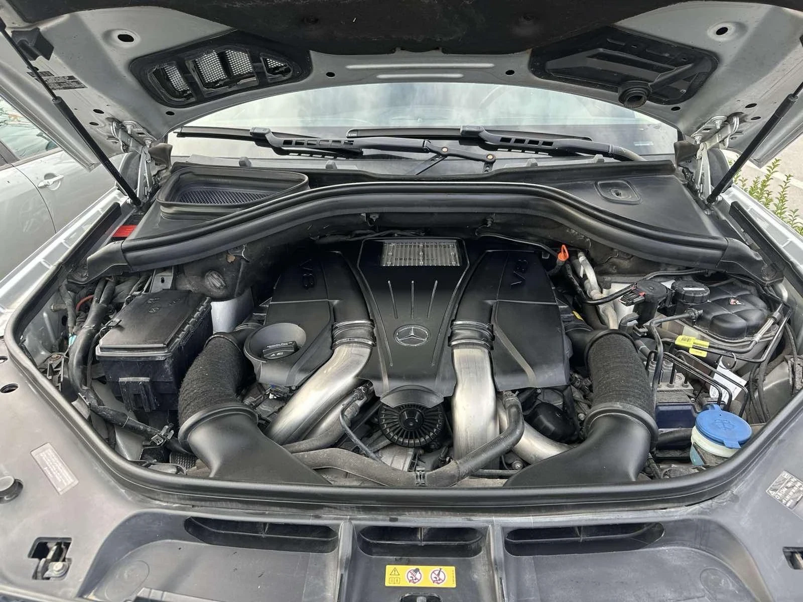 Mercedes-Benz GL 550, снимка 11 - Автомобили и джипове - 53435927