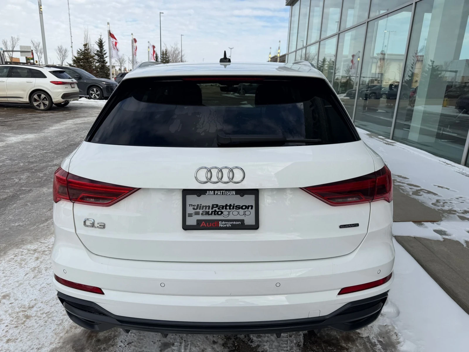 Audi Q3 PROGRESSIV * CAR FAX * АВТО КРЕДИТ * КЛИП НА МОТОР, снимка 4 - Автомобили и джипове - 54033907