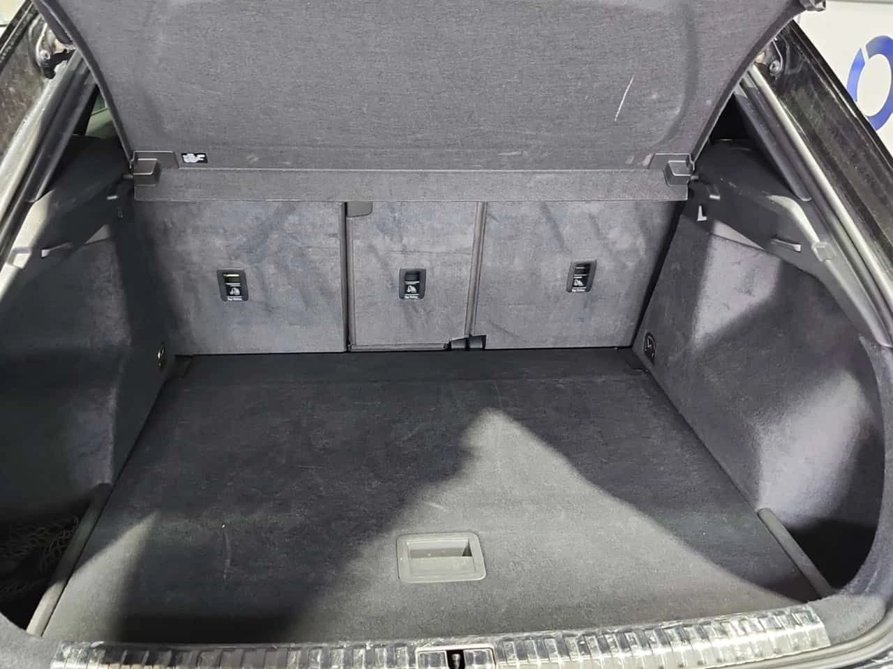 Audi Q3 PROGRESSIV| DIGITAL| PANO| S-LINE| CARFAX, снимка 12 - Автомобили и джипове - 54435628