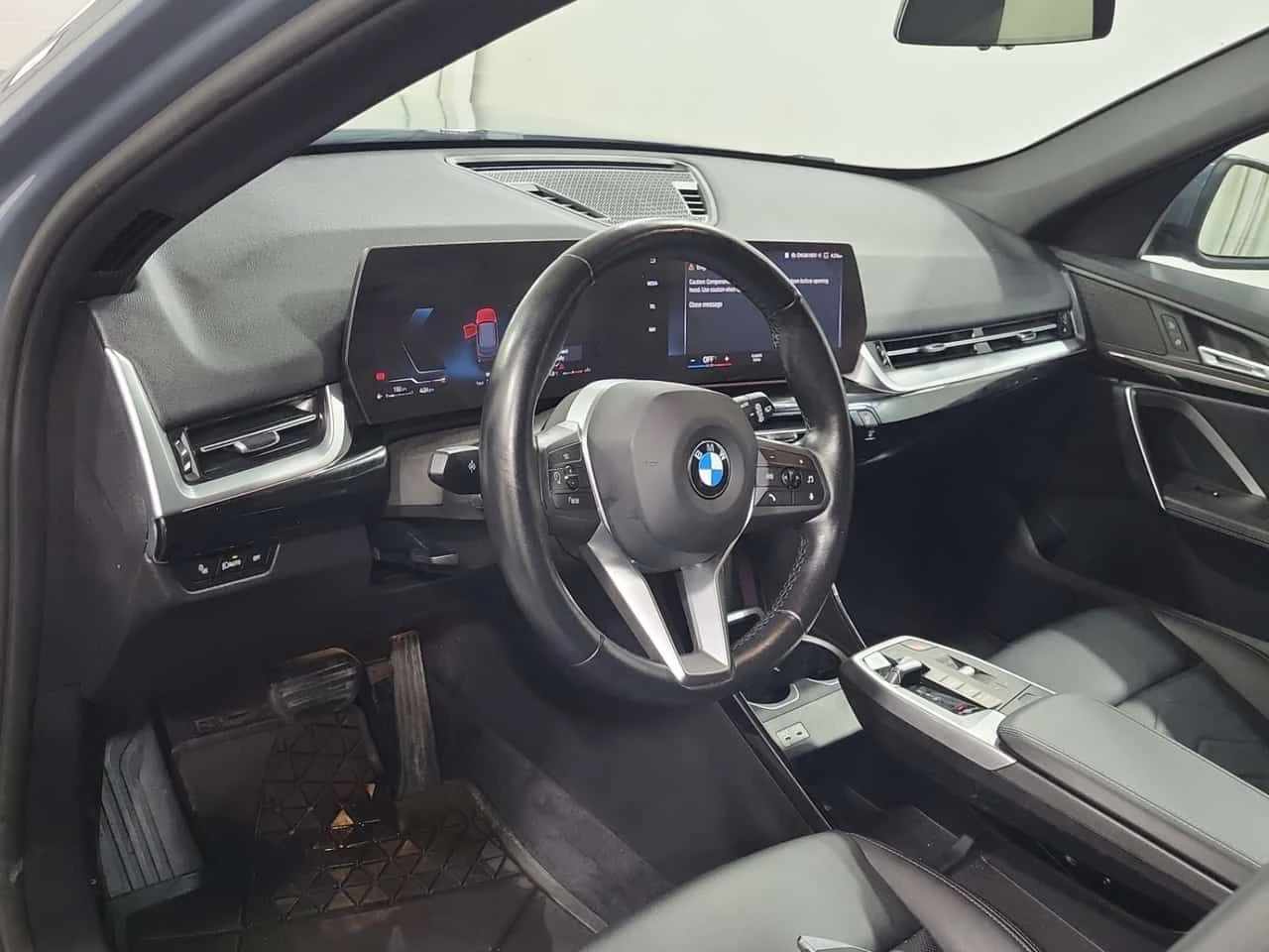BMW X1 XDRIVE28I| ПАМЕТ| PANORAMA| AMBIENT| 2 КЛЮЧА| , снимка 9 - Автомобили и джипове - 54453662