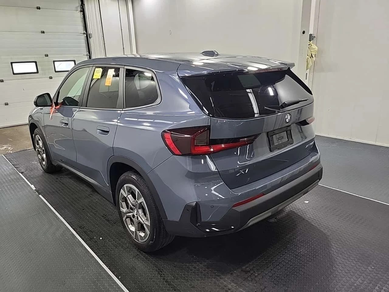 BMW X1 XDRIVE28I| ПАМЕТ| PANORAMA| AMBIENT| 2 КЛЮЧА| , снимка 4 - Автомобили и джипове - 54453662