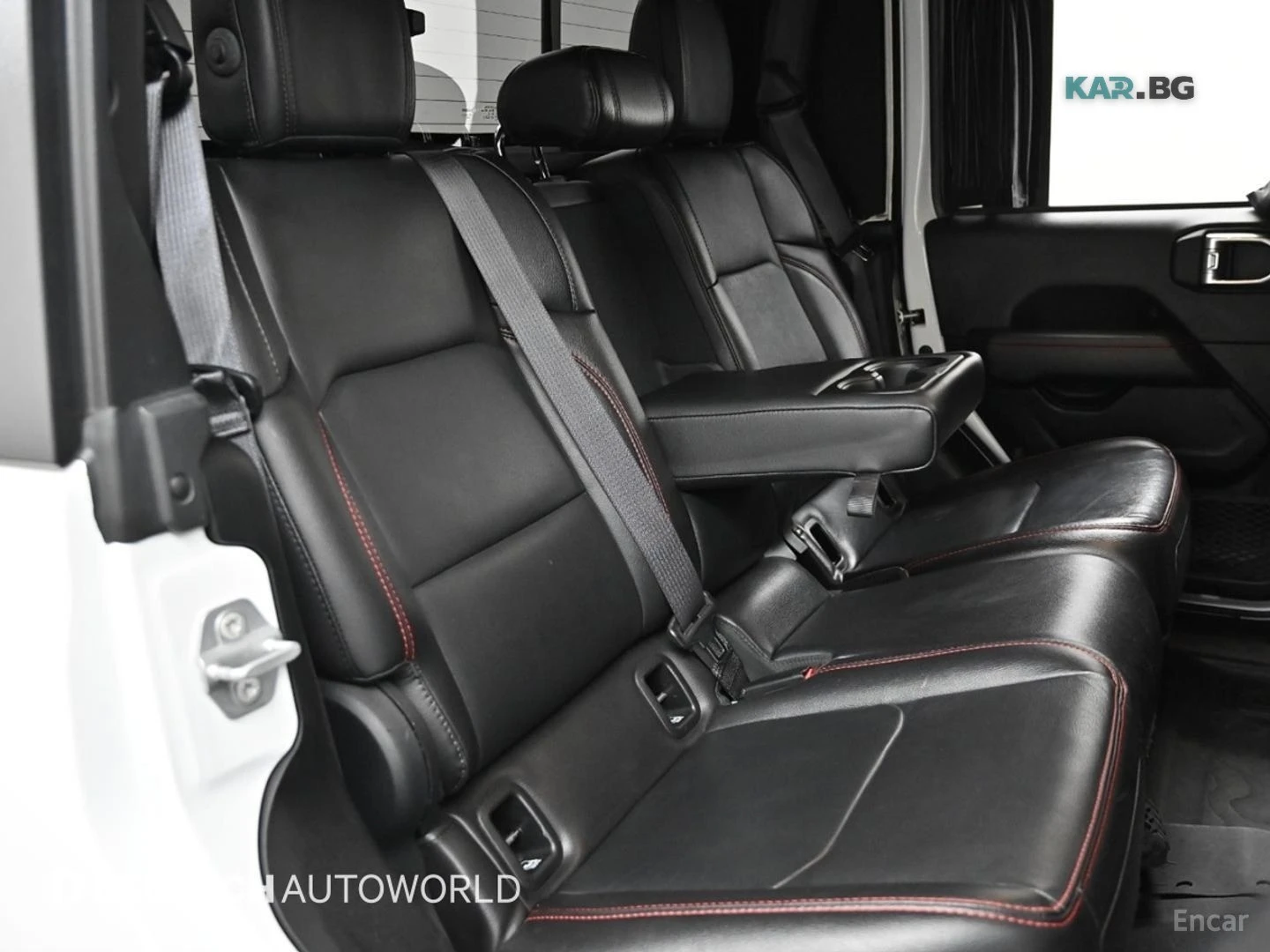 Jeep Gladiator RUBICON / DISTRONIC / ПОДГРЕВИ / КОЖЕН САЛОН, снимка 12 - Автомобили и джипове - 54596924