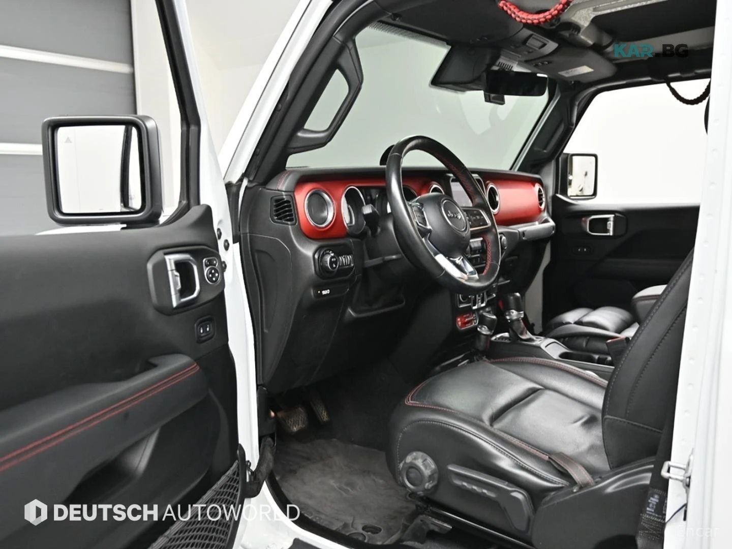 Jeep Gladiator RUBICON / DISTRONIC / ПОДГРЕВИ / КОЖЕН САЛОН, снимка 11 - Автомобили и джипове - 54596924