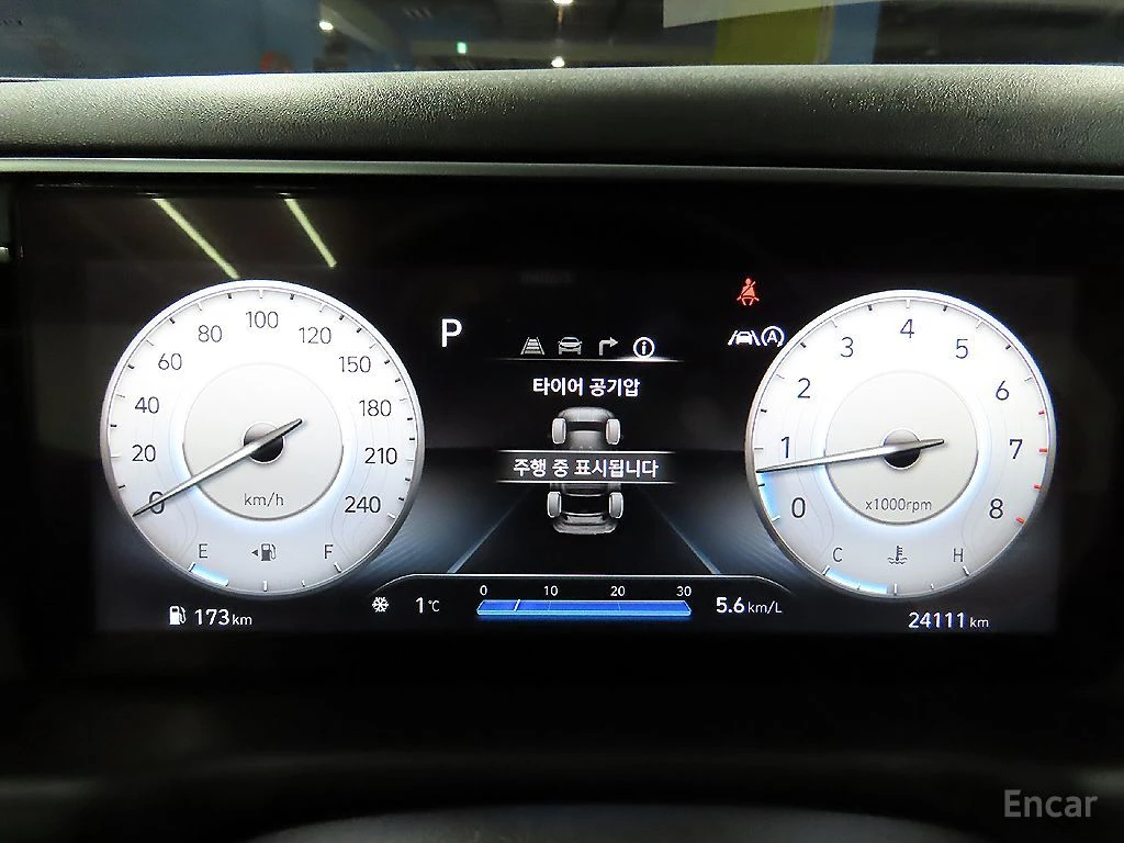 Hyundai Tucson 1.6* TURBO* INSPIRATION* ДИГИТАЛНО* ТАБЛО* ОБДУХВА, снимка 11 - Автомобили и джипове - 54702532