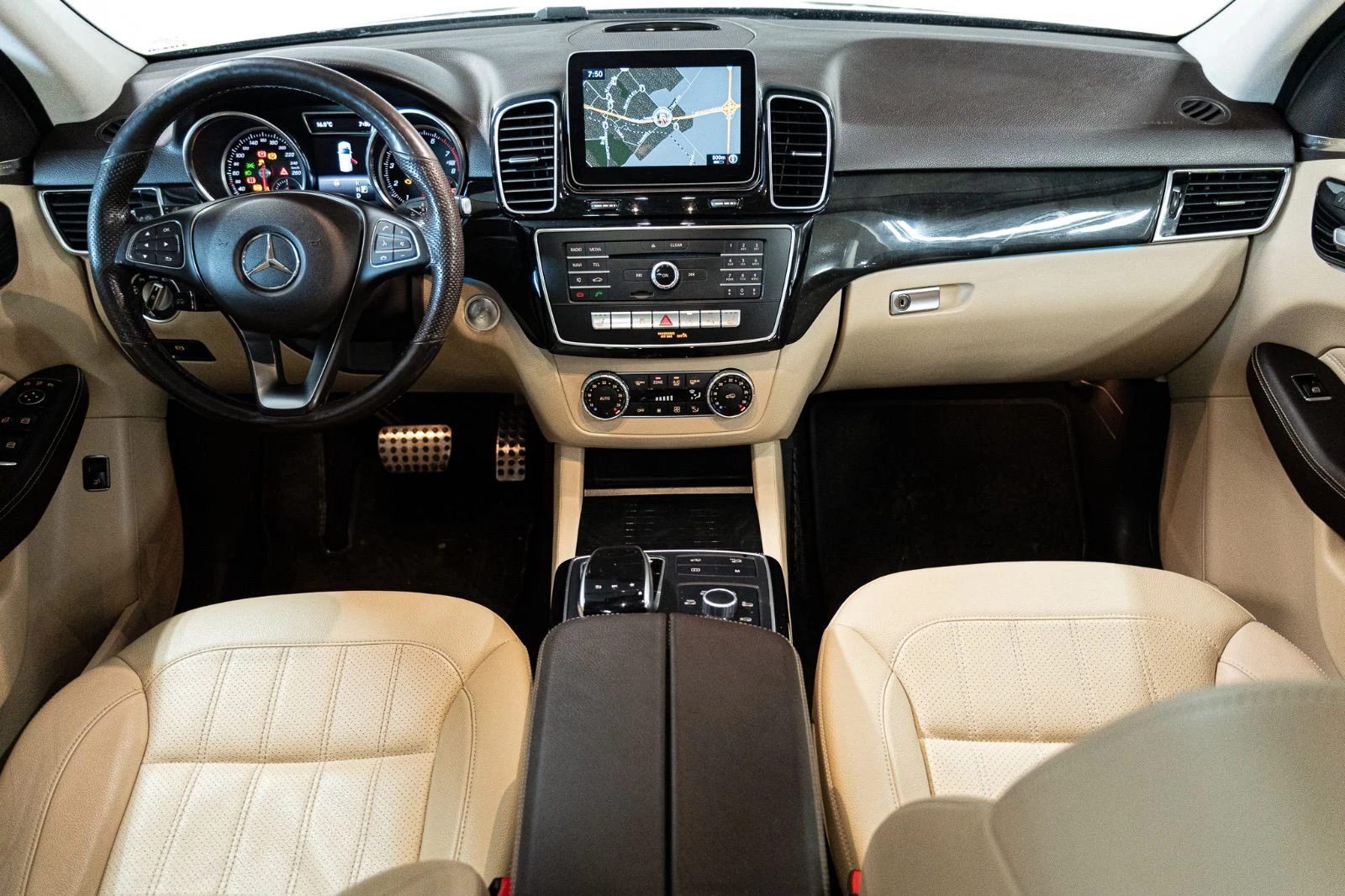 Mercedes-Benz GLE 400, снимка 6 - Автомобили и джипове - 55130542
