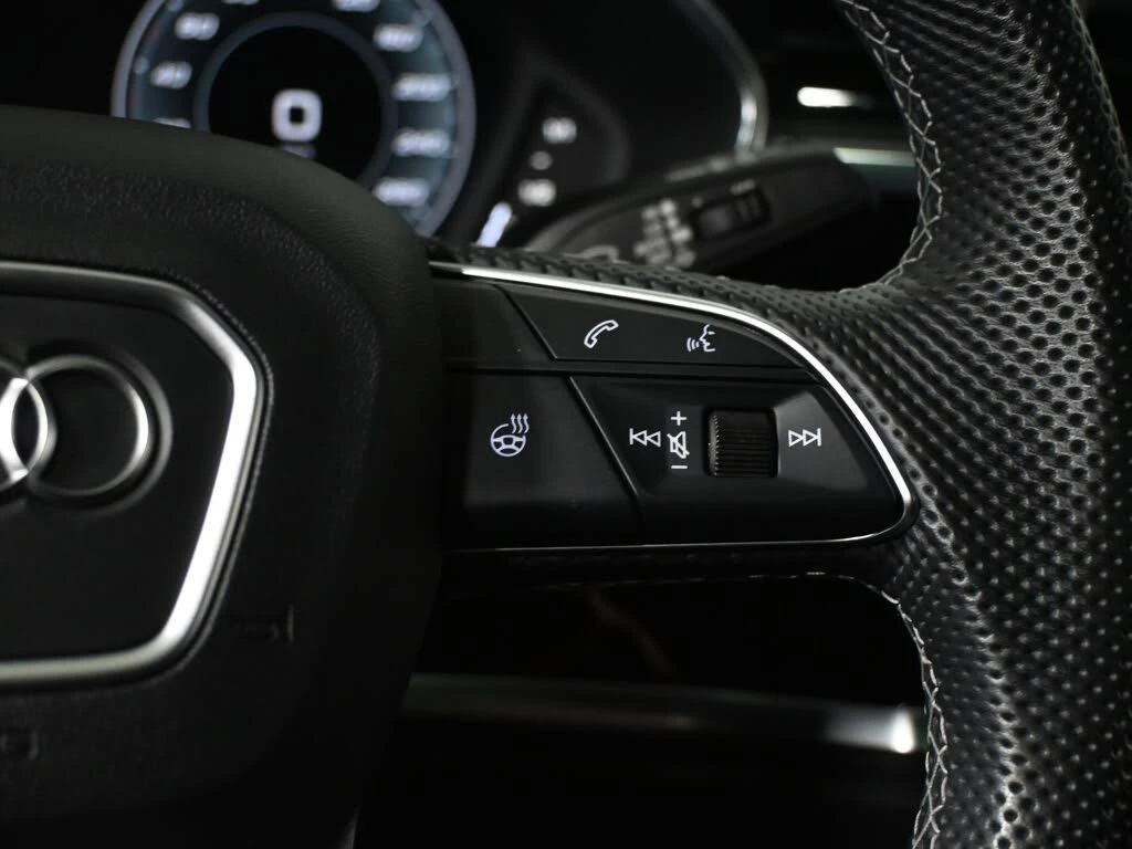 Audi Q3 Technik 45 TFSI | SONOS | S-Line| Ambient, снимка 11 - Автомобили и джипове - 55436573