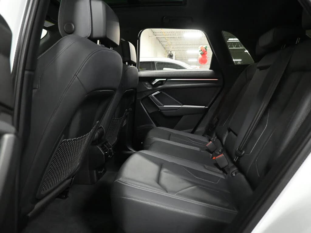 Audi Q3 Technik 45 TFSI | SONOS | S-Line| Ambient, снимка 17 - Автомобили и джипове - 55436573