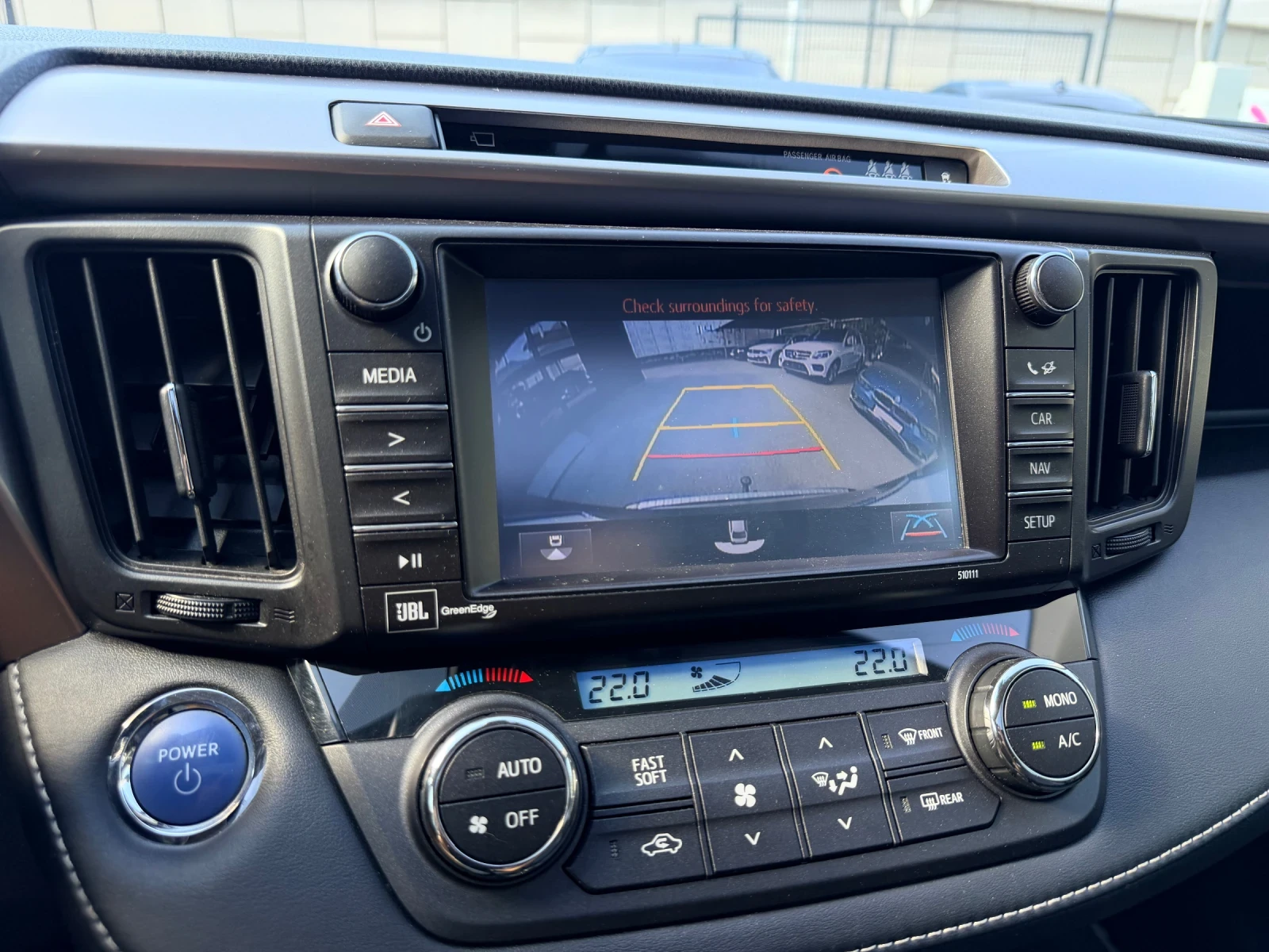 Toyota Rav4 Hybrid 2.5 ECVT AWD Distronic PANO JBL Keyless, снимка 11 - Автомобили и джипове - 55529859