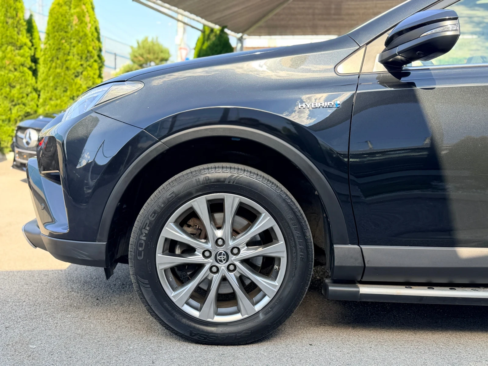 Toyota Rav4 Hybrid 2.5 ECVT AWD Distronic PANO JBL Keyless, снимка 4 - Автомобили и джипове - 55529859