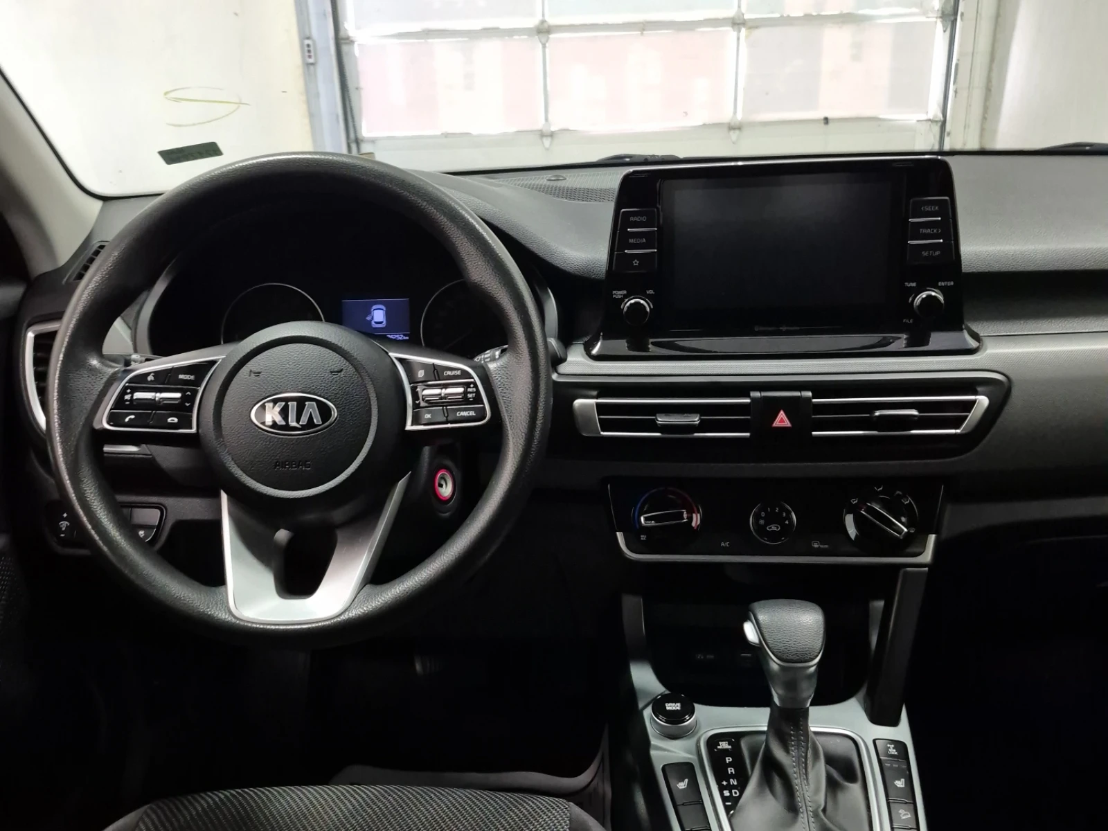 Kia Seltos LX / АВТОКРЕДИТ, снимка 10 - Автомобили и джипове - 56662298